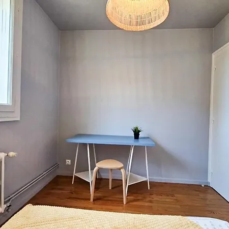 La Comete 4 Bedroom Wifi Tv