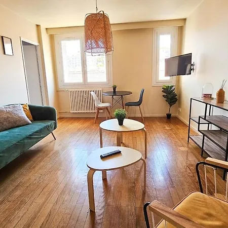 La Comete 4 Bedroom Wifi Tv Apartment *