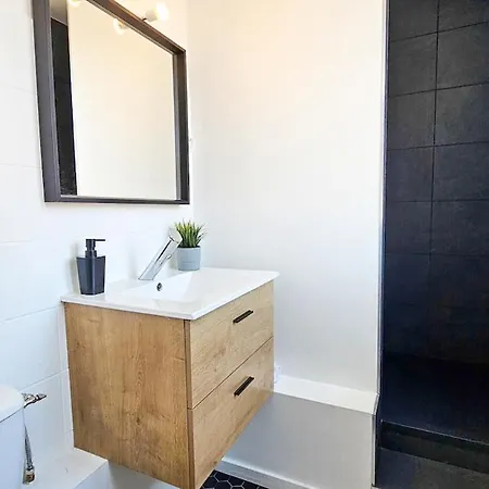 Apartment La Comete 4 Bedroom Wifi Tv *