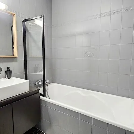 La Comete 4 Bedroom Wifi Tv Apartment Saint-Etienne (Loire)