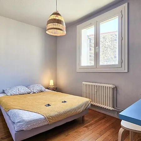 La Comete 4 Bedroom Wifi Tv