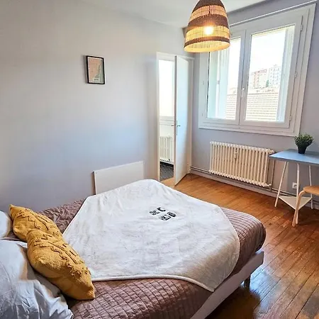 La Comete 4 Bedroom Wifi Tv Apartment *