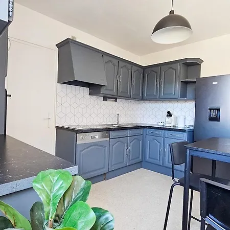 La Comete 4 Bedroom Wifi Tv *