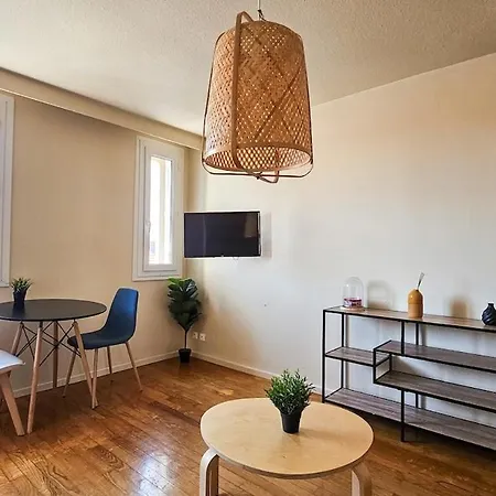 La Comete 4 Bedroom Wifi Tv