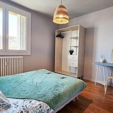 Apartment La Comete 4 Bedroom Wifi Tv